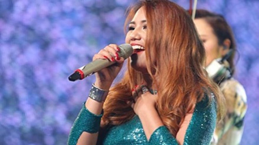 Filipino singer becomes first foreigner to win Vietnam Idol