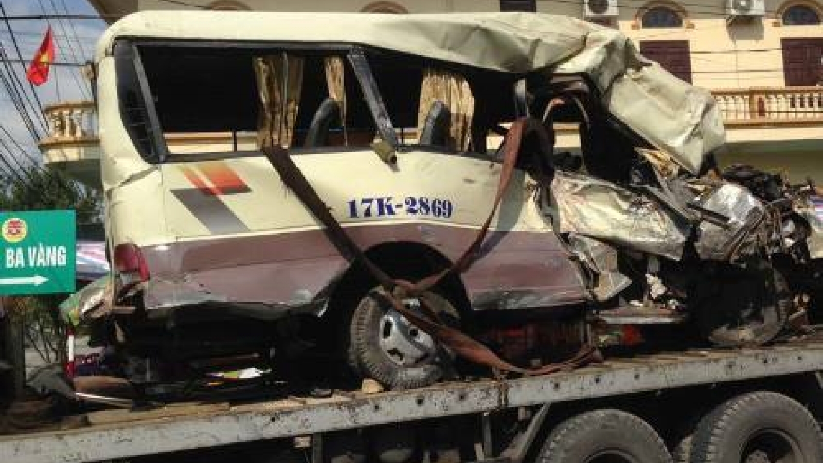 2 killed, 27 injured in bus crash in northern Vietnam