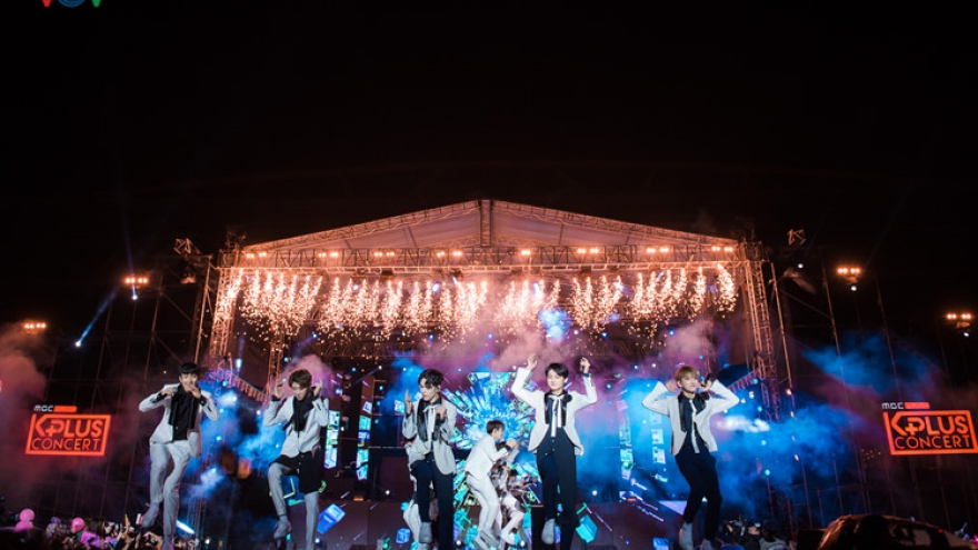 K-Pop bands thrill Hanoi audiences