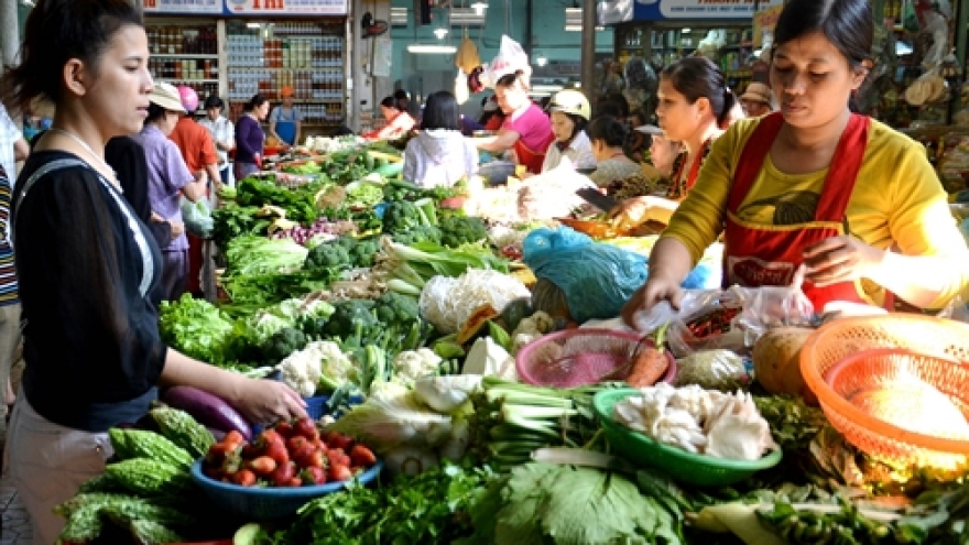 Food costs skyrocket for Vietnamese people