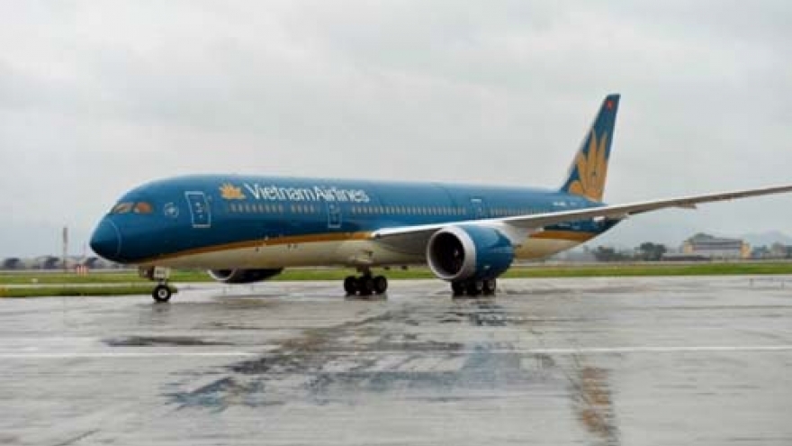 
        Vietnam Airlines flights disrupted by Super Typhoon Meranti
                              