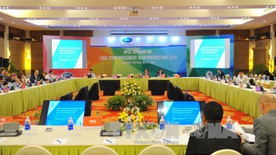 
        APEC 2017: Long-term infrastructure investment discussed
                              