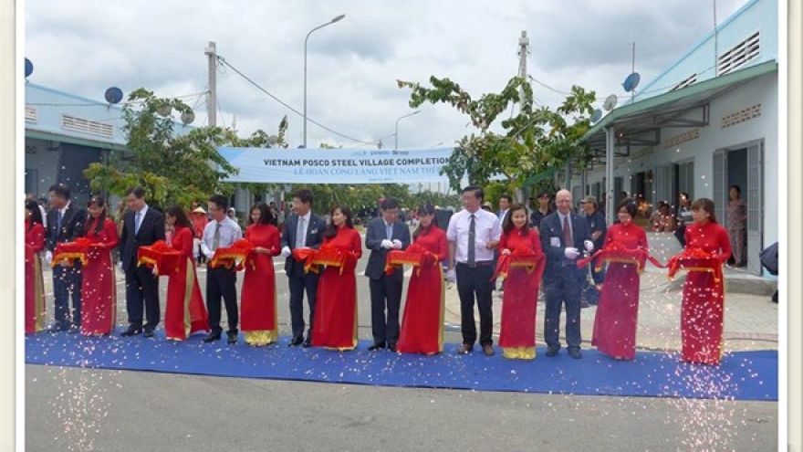 POSCO gives over 100 new homes to southern poor households