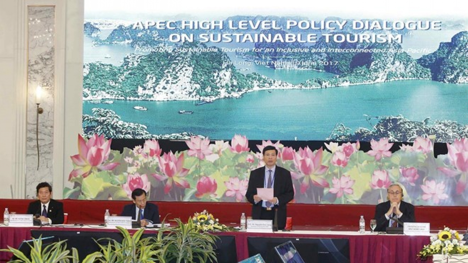 Quang Ninh seeks to tap tourism potential during APEC Year 2017