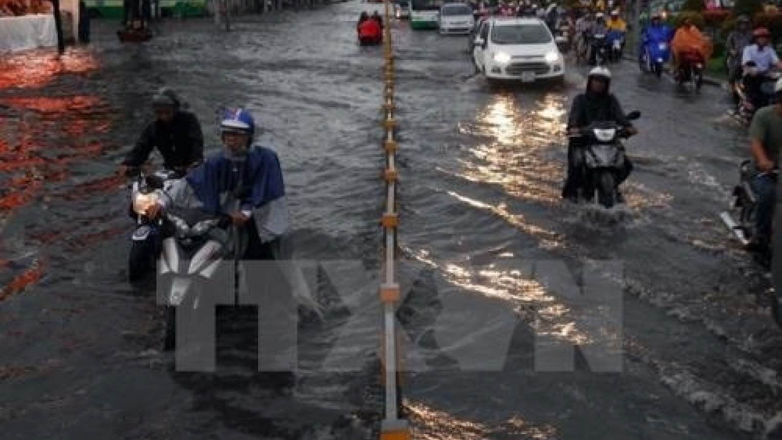 2018 deadline set for HCM City flood-control project