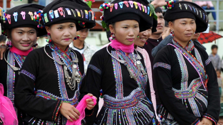 Traditional costumes of the Lu ethnic minority