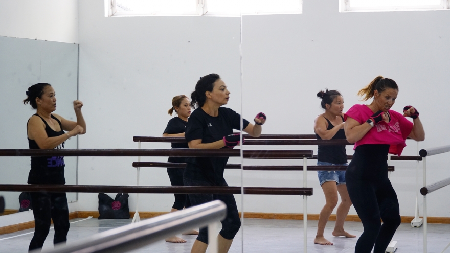 Piloxing barre: a new sports trend for women in Vietnam