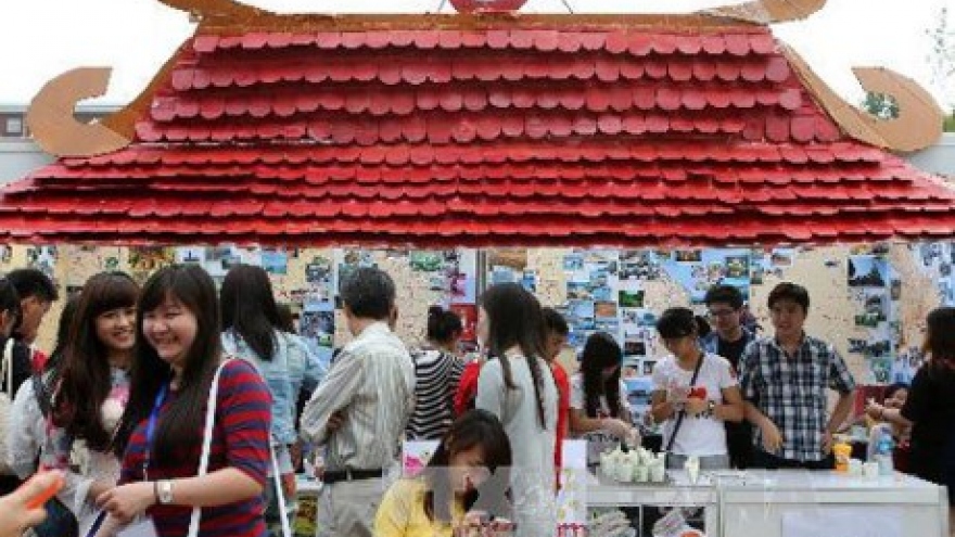 Vietnamese students show off talent in China