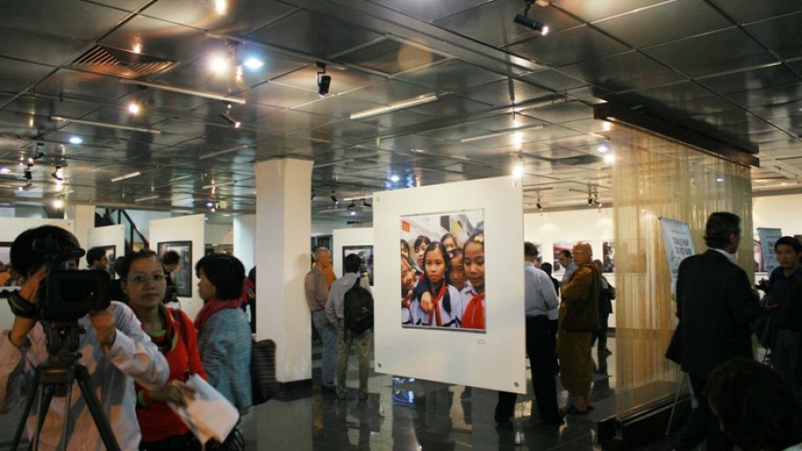 See the AR-T of happiness at Hanoi exhibit