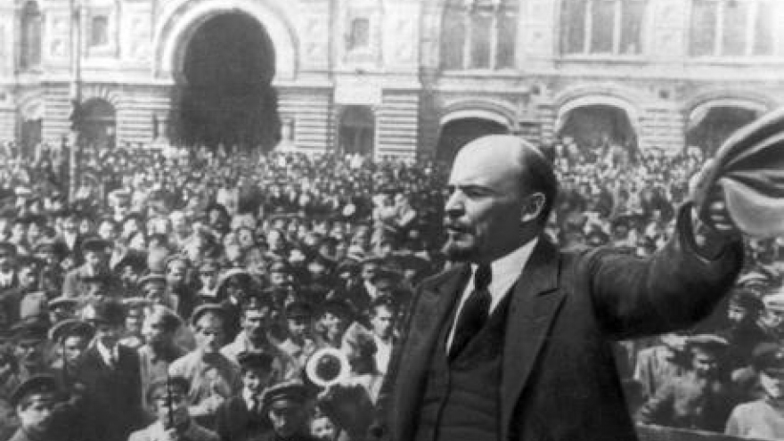 Vietnam shares experience in building socialism in Russia