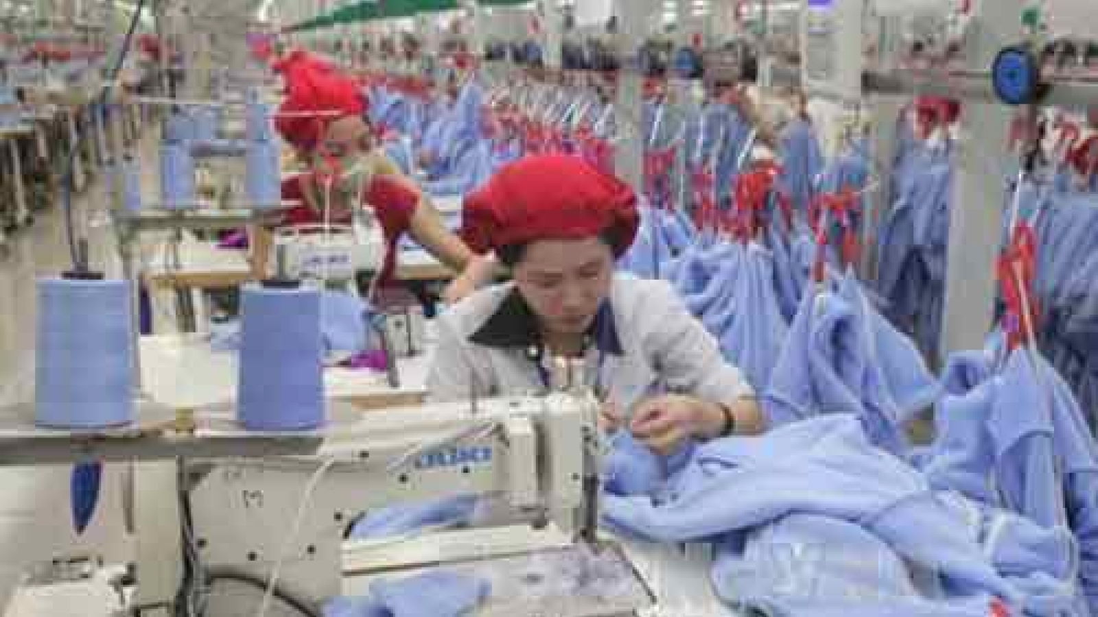 Apparel exports reach US$12.6 bln in 6 months