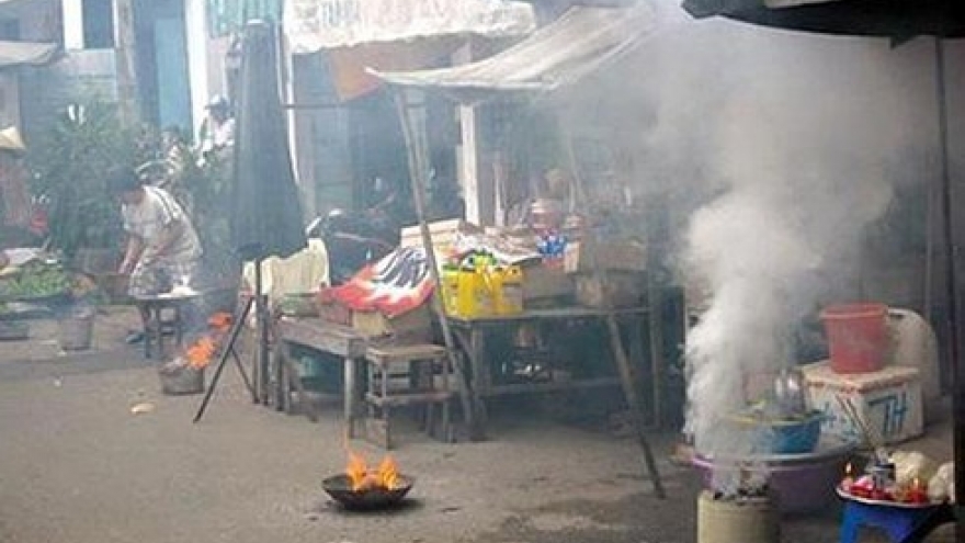 55,000 coal stoves plague Hanoians with toxic smog