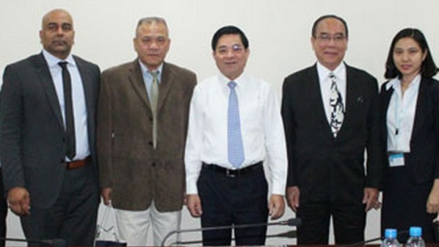 
        US firm eyes investment in renewable energy in Binh Duong
                              