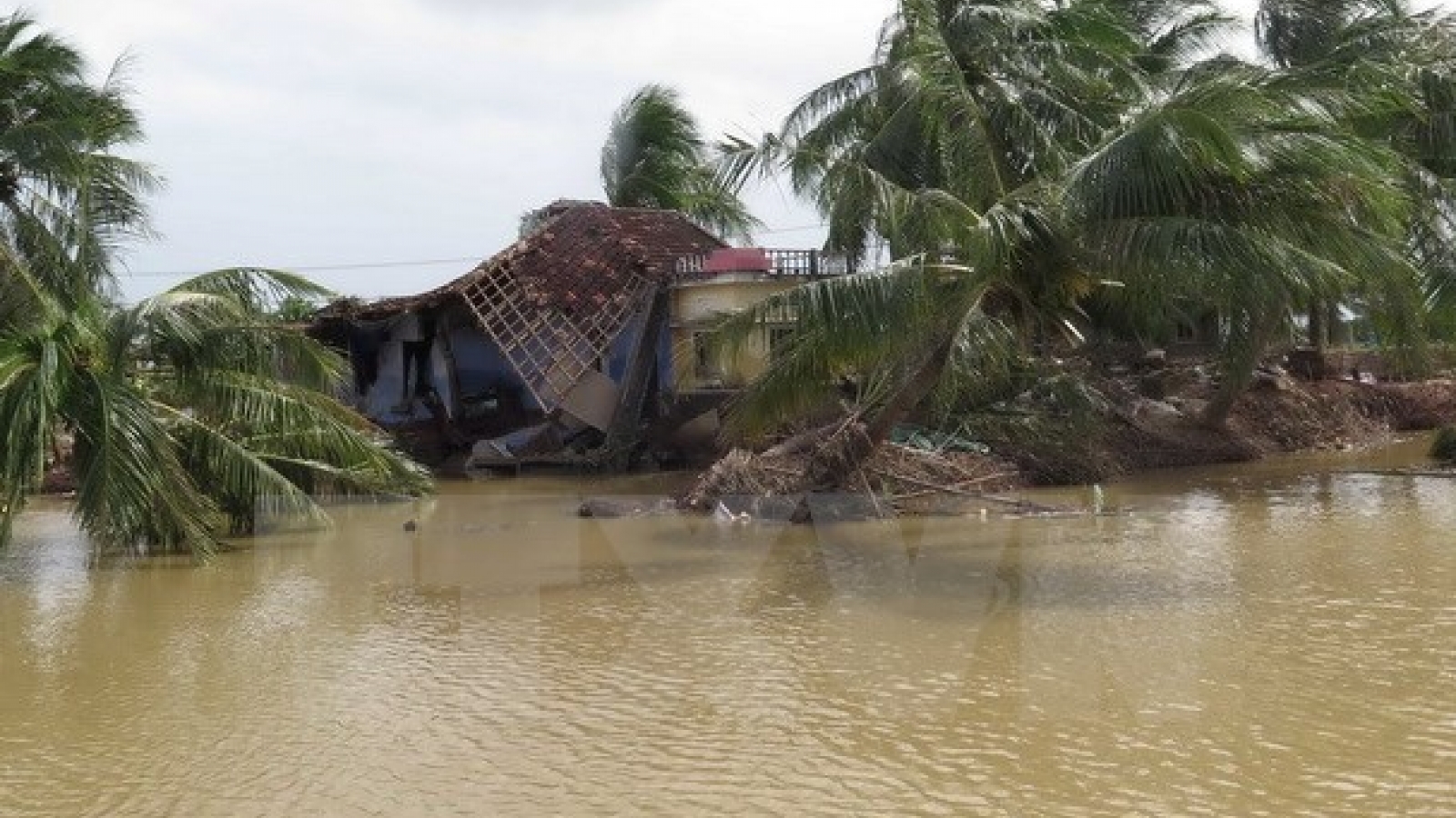 Binh Dinh spends over VND1.6 trillion on disaster relief