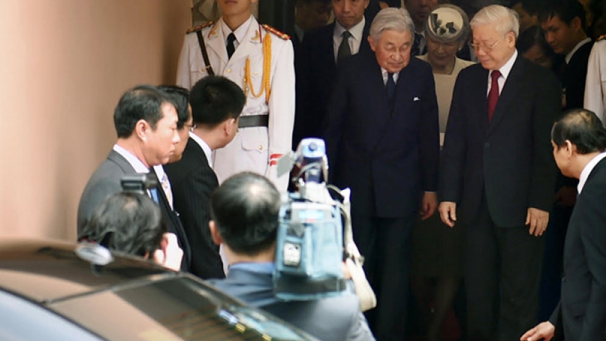 Japan Emperor, Empress arrive in Imperial City of Hue