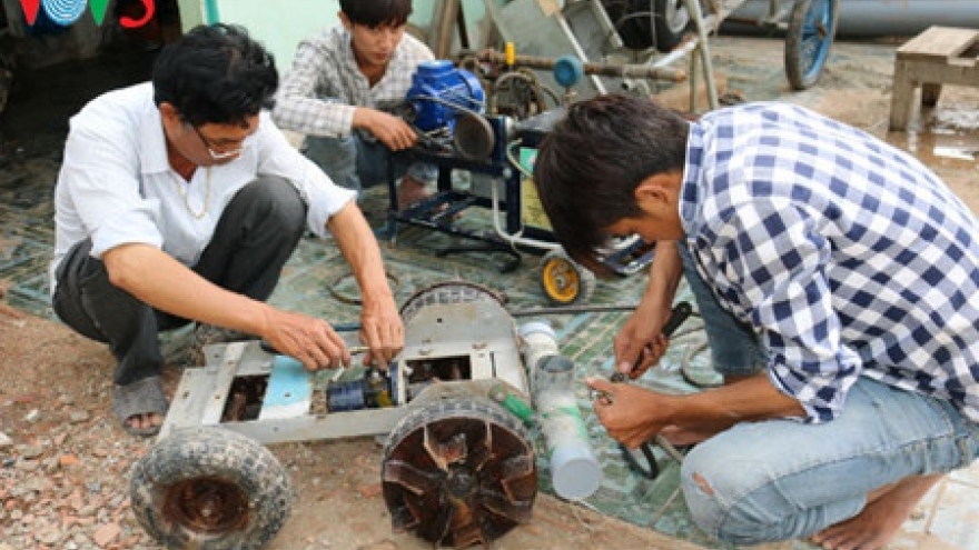 Nguyen Hoang Nam and inventions for farmers