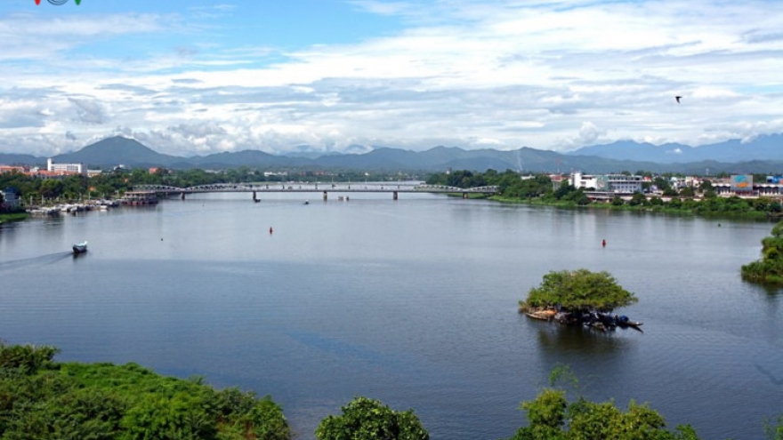 Stunning beauty of Hue imperial city in autumn