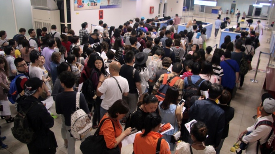 Cam Ranh strained by rising tide of Chinese passengers 