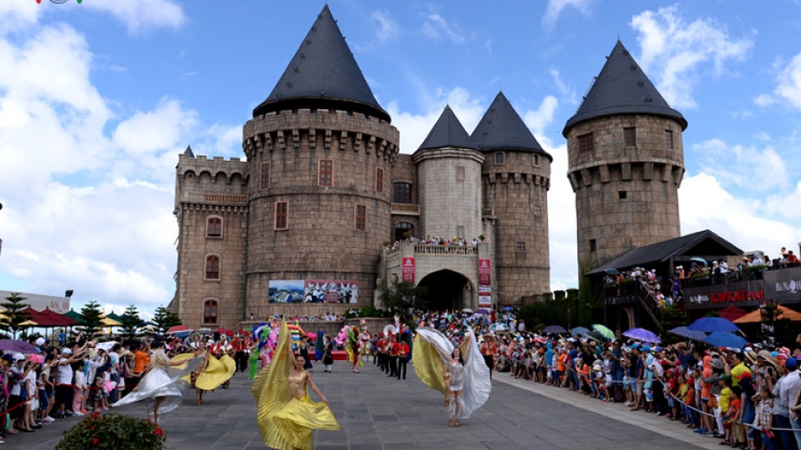 In pictures: Colourful Ba Na Hills festival carnival