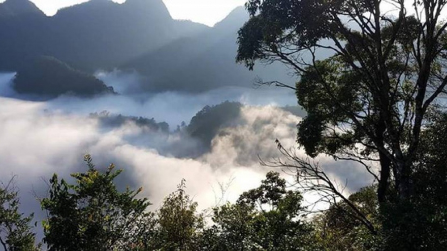 Exploring the Hang Kia valley in Hoa Binh province