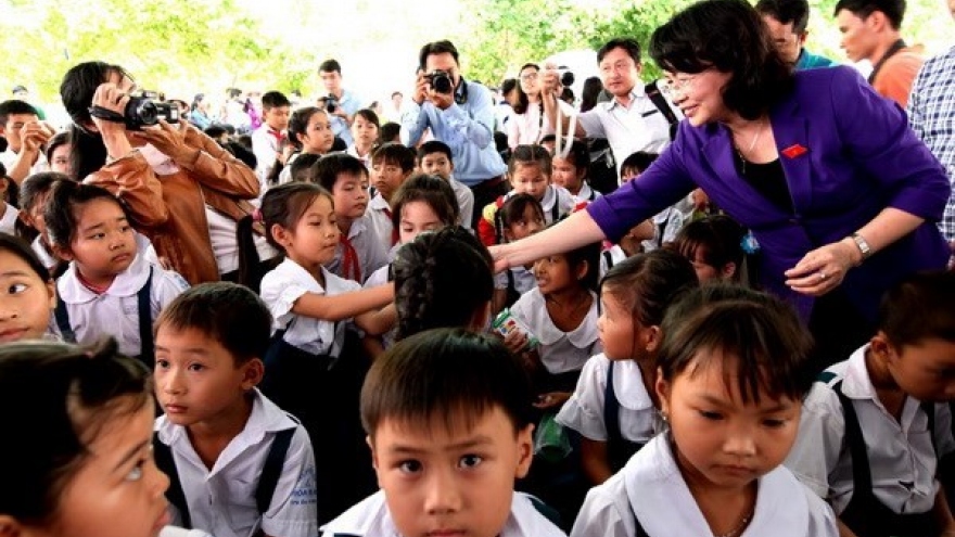 Vinh Long: over 1,400 kids get free milk