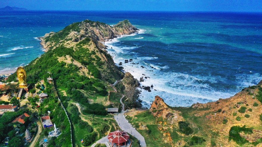 Enjoy the unspoiled charms of Eo Gio, an arc-shaped strait in Quy Nhon