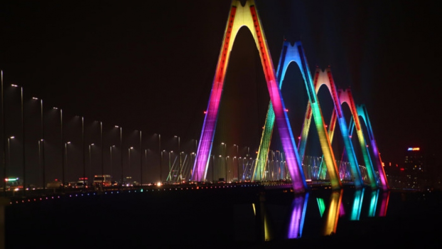 Hanoi turns Nhat Tan Bridge into art with new lighting