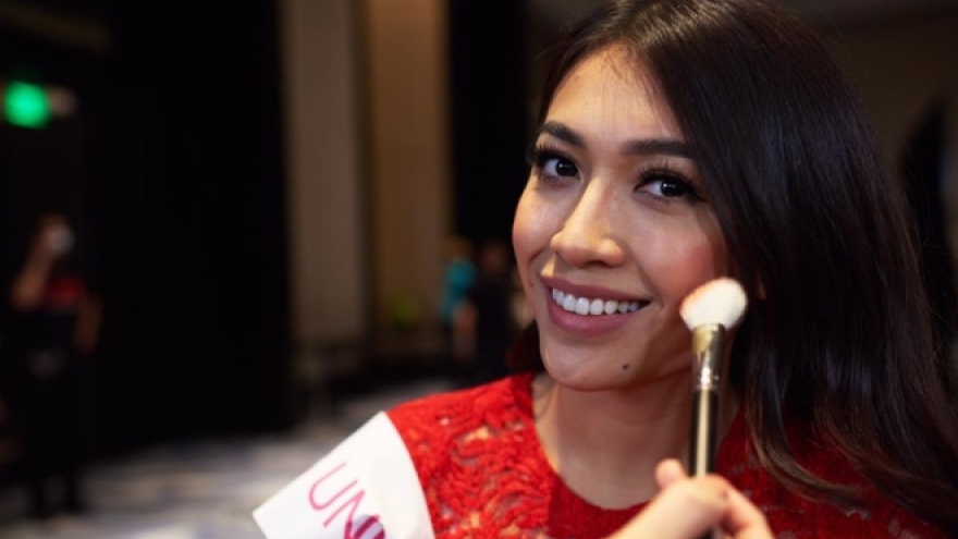 Le Hang arrives for Miss Universe pageant