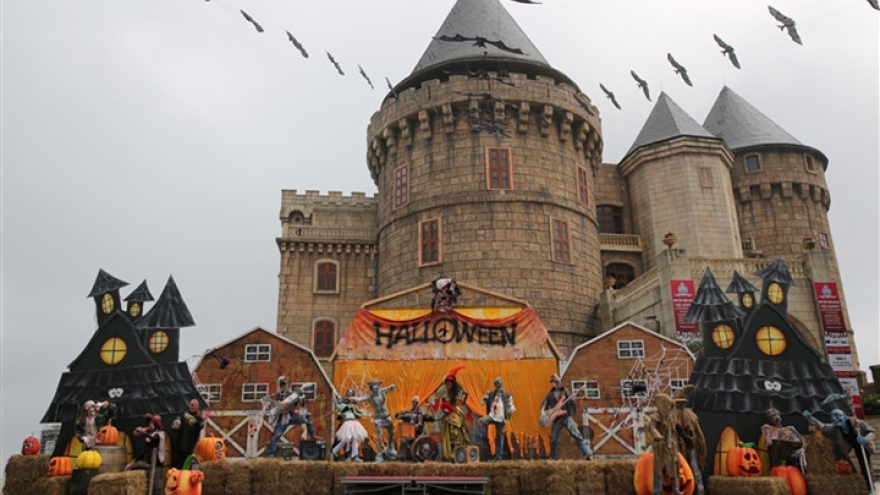 
        Ba Na Hills Halloween Festival, October 10-31
                          
                      