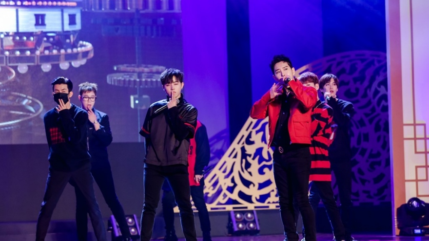Korean music band takes HCM City stage 