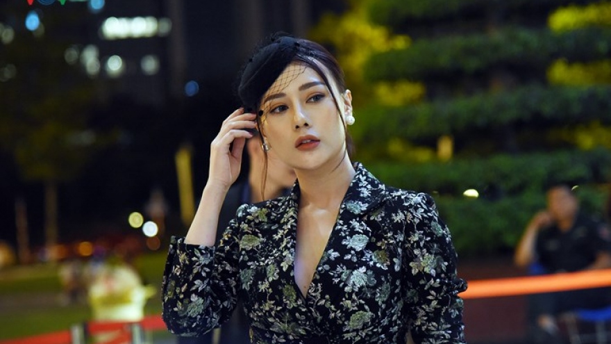 Actress Phuong Oanh steals the show at Vietnam Int’l Fashion Week