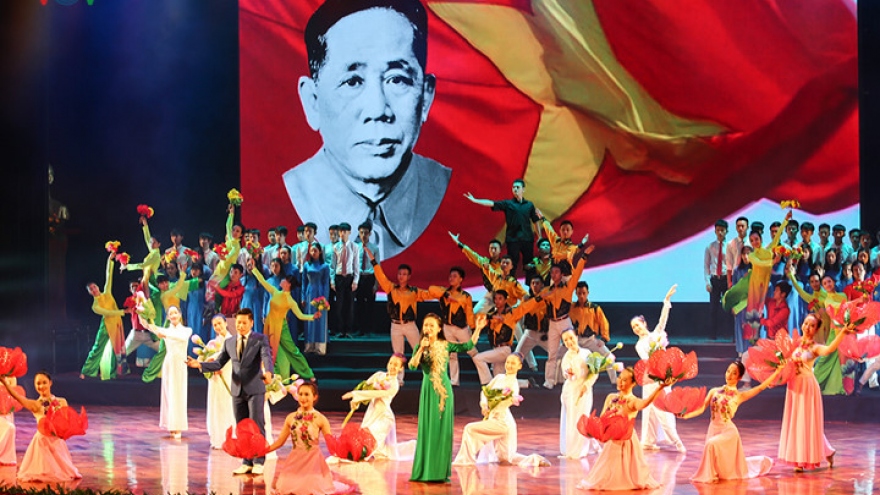 Vietnam marks birth of late Party General Secretary Le Duan