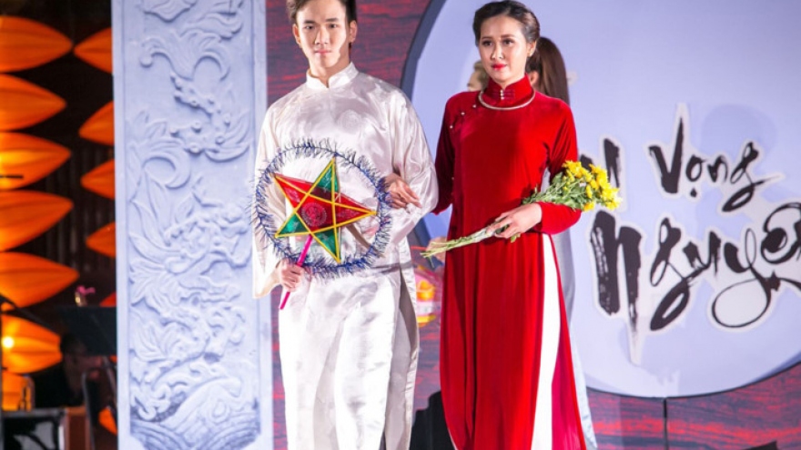 Local designers recreate traditional elegance of Hanoi women in Ao Dai