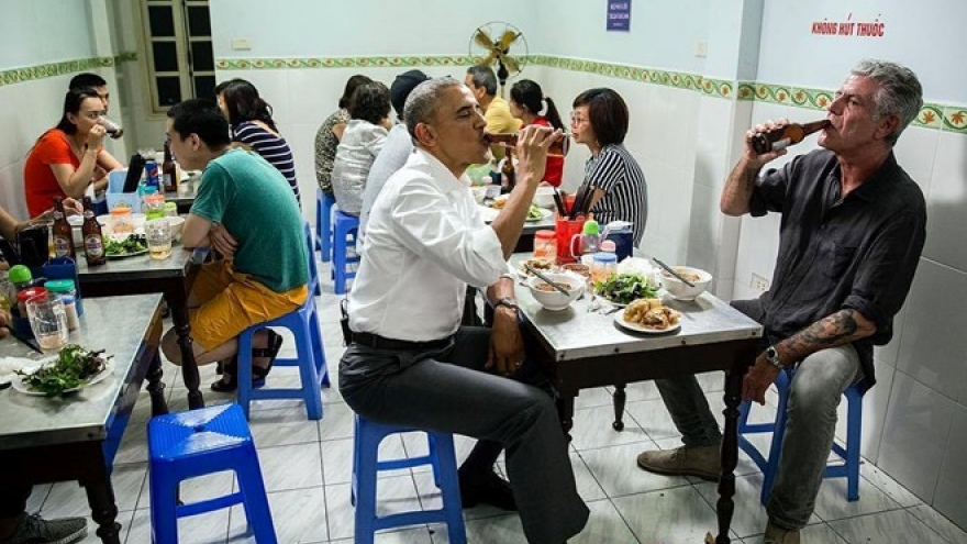 Obama enjoys his time during Vietnam trip- in pictures