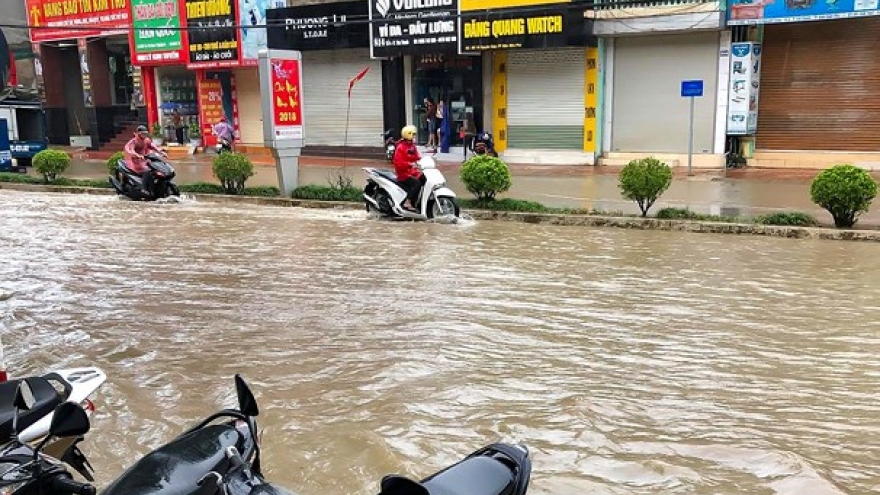 
        Heavy rains submerge homes in Dien Bien
                          
                      