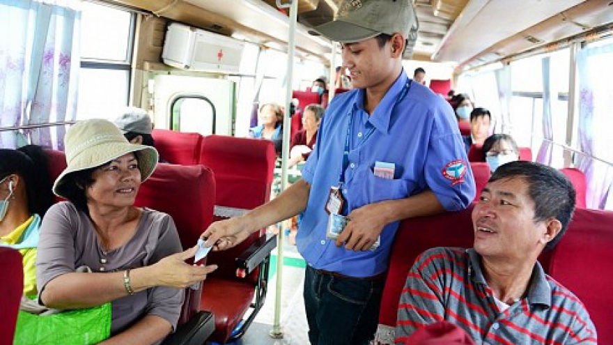 HCMC bus users drop despite high subsidy