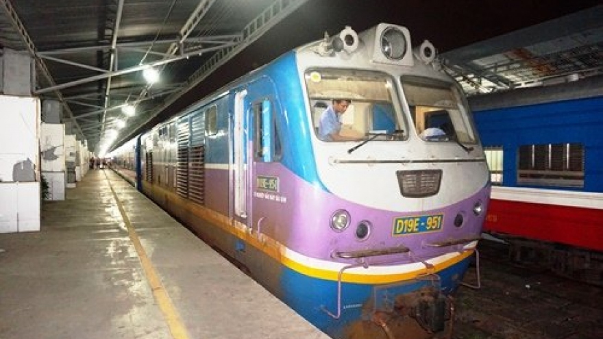 Saigon Railway offers express TET service