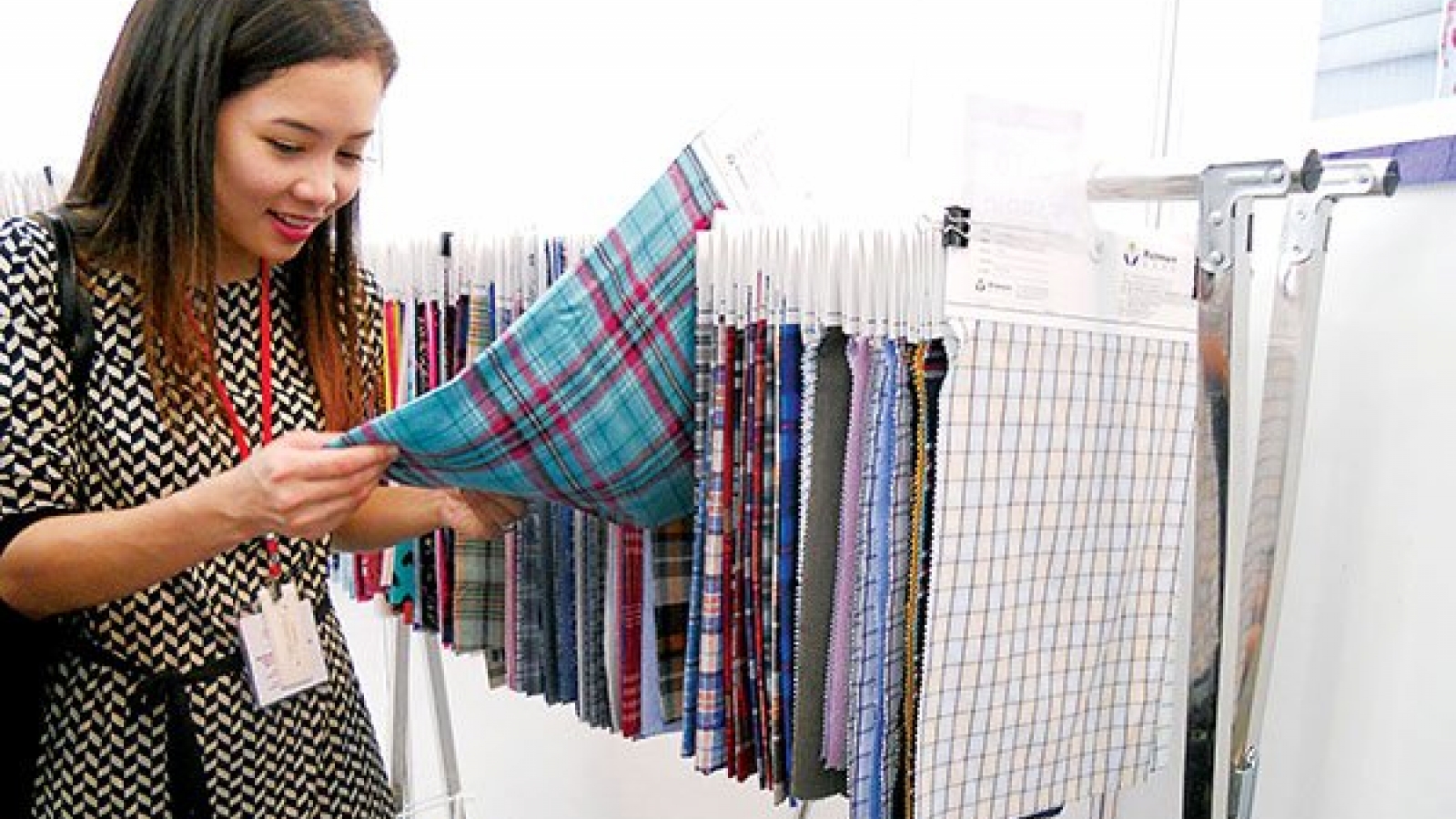 Garment companies struggle to escape outsourcing