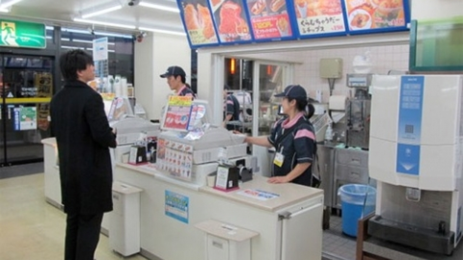 Foreign firms may be permitted to open 500 sq m retail outlets in Vietnam