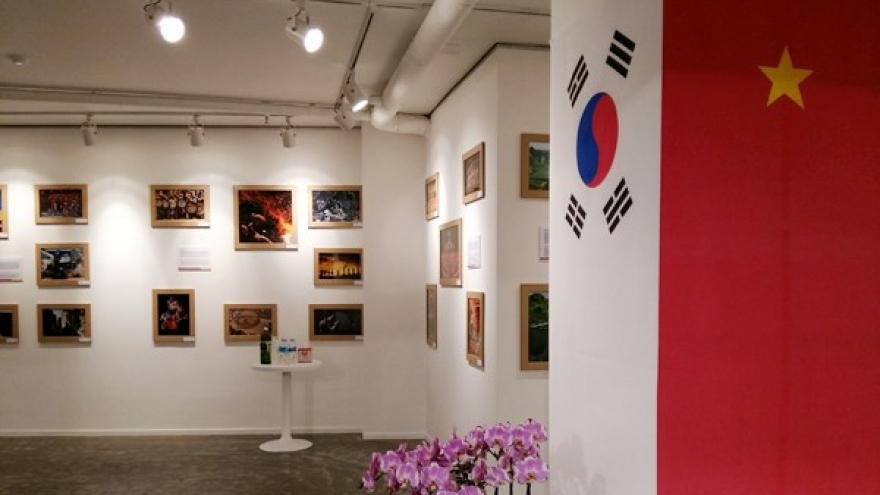 Photos highlighting Vietnam’s world heritages on display in RoK