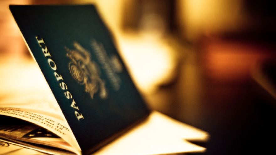 Wealthy Vietnamese restore relics in US in exchange for green cards