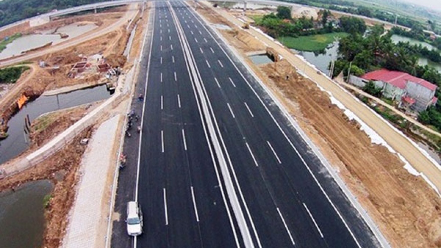 First half of Vietnam’s north-south expressway to displace 2,100 families
