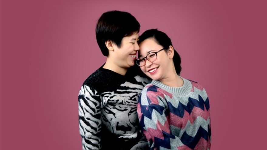 Exhibition on lesbian couples to open in Hanoi