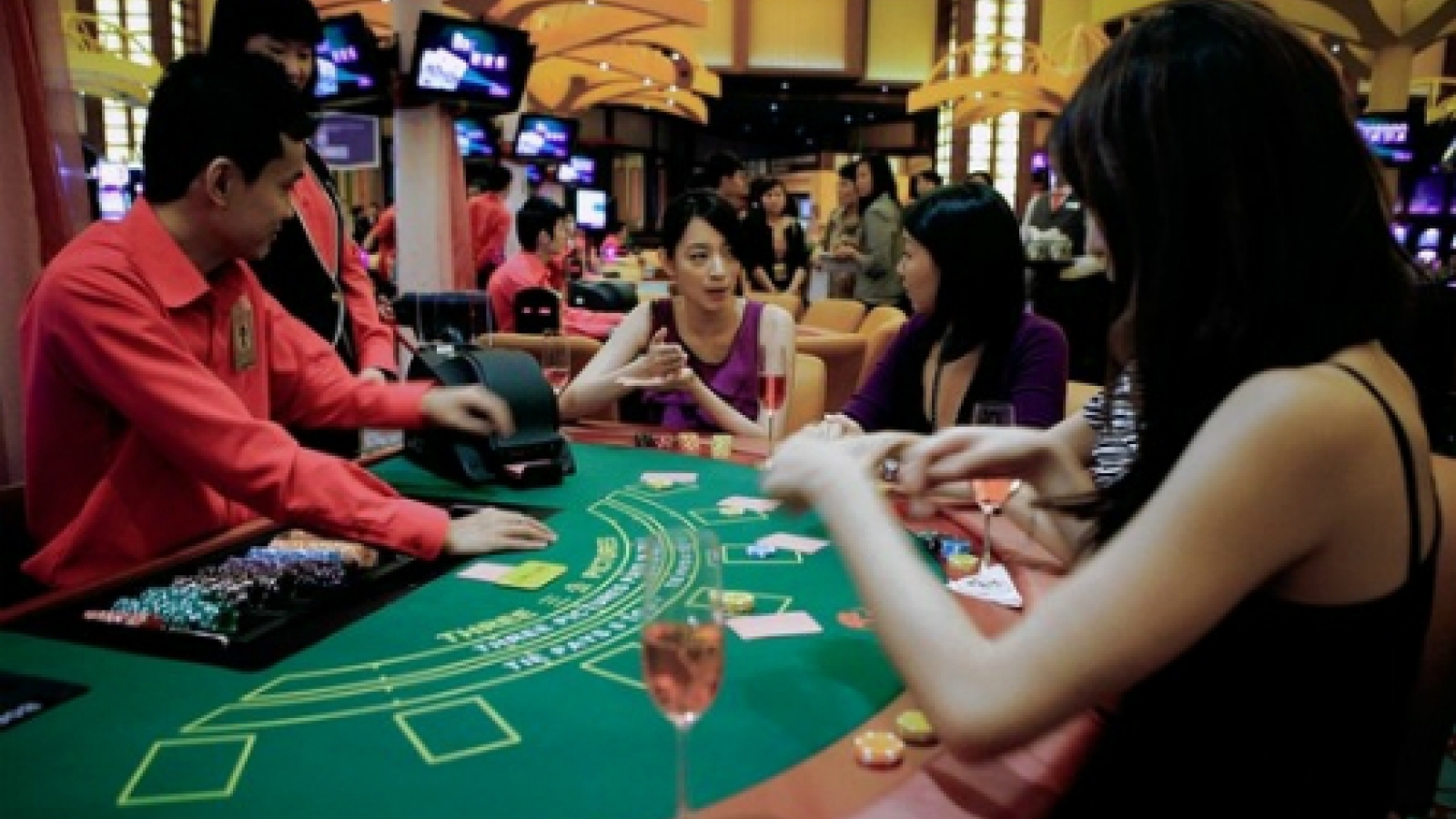 Investors rush to apply for multi-billion dollar casino projects