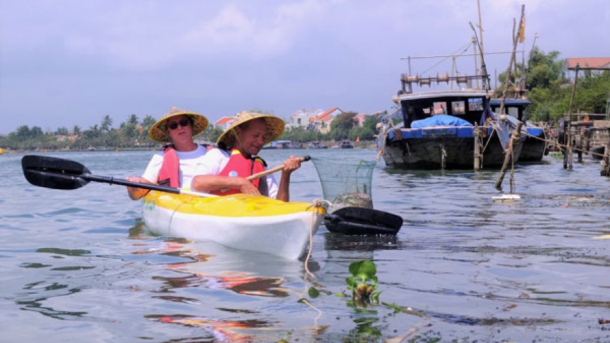 “Collecting garbage” tour in Hoi An