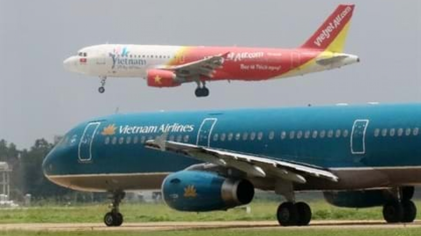 Why does AirAsia want to enter Vietnam despite three failed attempts?