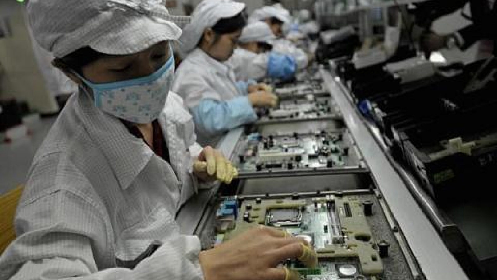 Is the trade deficit with ROK a concern for Vietnam?