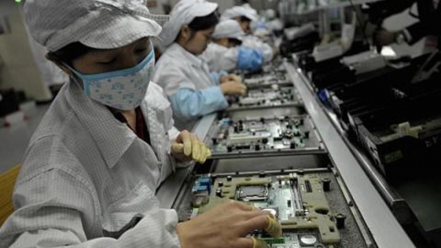 Is the trade deficit with ROK a concern for Vietnam?