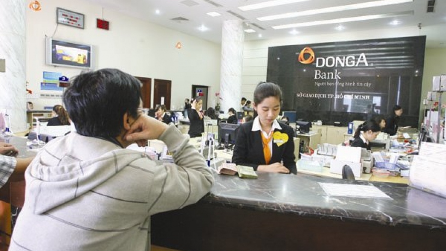 Gov't offers foreigners opportunities to buy into Vietnamese banks