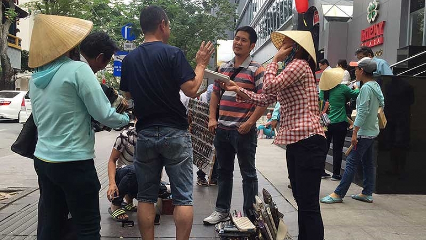 Nearly 20,000 tour guides are in danger of losing jobs